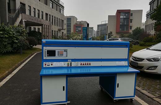 為浙江機器人廠定做的三相標準源校驗臺完工！